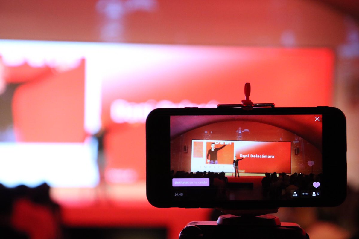 BeatrizHerencia's tweet image. Cerramos #OracleImpactSP con un toque de humor protagonizado por @Danidelacamara 

La innovación continúa en @mataderomadrid con las #DemosOracleSP 
¡Ahí nos vemos! 😊