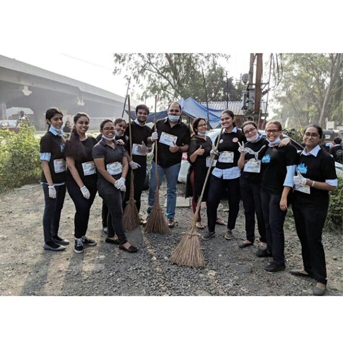 nssmgmdch's tweet photo. “Is cleaning only the responsibility of the karamcharis? Do citizens have no role in this? We have to change this mindset.” – Narendra Modi

"SWACHATA BHARAT CAMPAIGN" 
was organised on 1st October 2018
By MGMDC.  
#MGM #MGMDC #NSS #MGMNSS #SERVICE #VOLUNTEERS #MAHATMAGANDHI https://t.co/GlRYJYA2ko