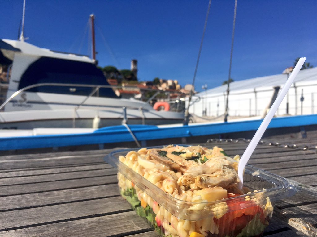jercrunchant's tweet photo. #PointMétéo retour aux fondamentaux #Cannes #VieuxPort #pointu #pama #Philcat #LeSuquet #cannesismagic #canneswayoflife #jhabiteenvacances https://t.co/Y4BiEZzeVd
