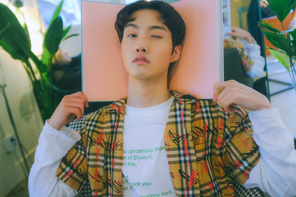 PentagonTurkey's tweet photo. [181002] Pentagon Twitter Güncellemesi

"[#YEOONE] Universe! Bu fotoğrafları duvar kağıdınız olarak kullanın 😝"

 https://t.co/Fn49vr3IDK