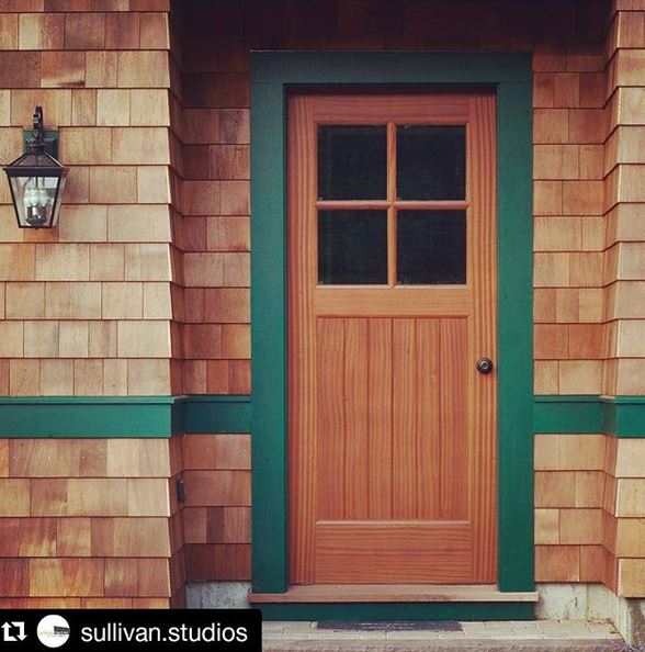 builtbybrosco's tweet photo. This @SimpsonDoor door is the perfect fit for this space - excellent choice/impressive work from #SullivanStudios ! Thank you to all the builders who have shared/tagged us in pics of their work-we love sharing!
#simpsondoors #curbappeal #keepcraftalive #exteriordoors #ribuilders https://t.co/Mdc66Tylbq