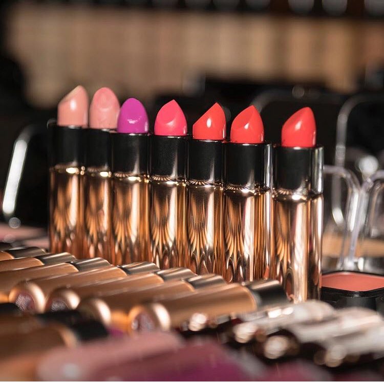 Kremsi, mat ya da parlak: Favori bitişin hangisi? Favori bitişine sahip 2 ruju sen seç, 1 ruj da bizden hediye olsun! 😍 #KIKOxVogue #KIKOLovesMFW