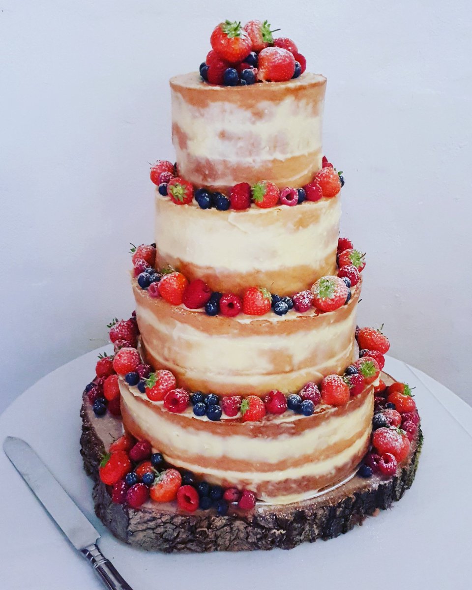 A touch of Italy at <a href="/Walton_Castle/">Walton Castle</a> . Pan di spagne with creme patisierre. Congratulations Mr &amp; Mrs Comparetto ❤