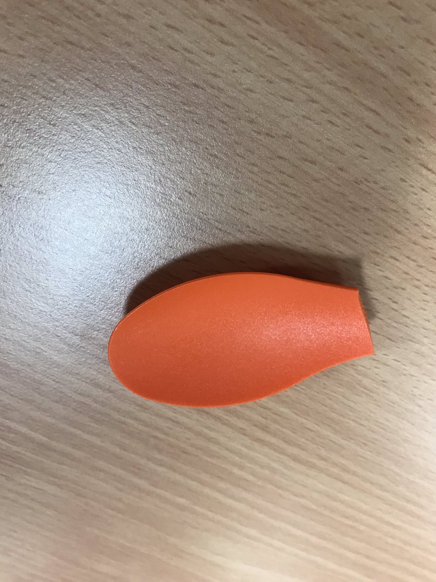 I'm sure everyone in CoCo will be sad to hear this, the 'spknifork' (spoon knife fork) has snapped in two. RIP you made it a year and a day into this PhD with me.