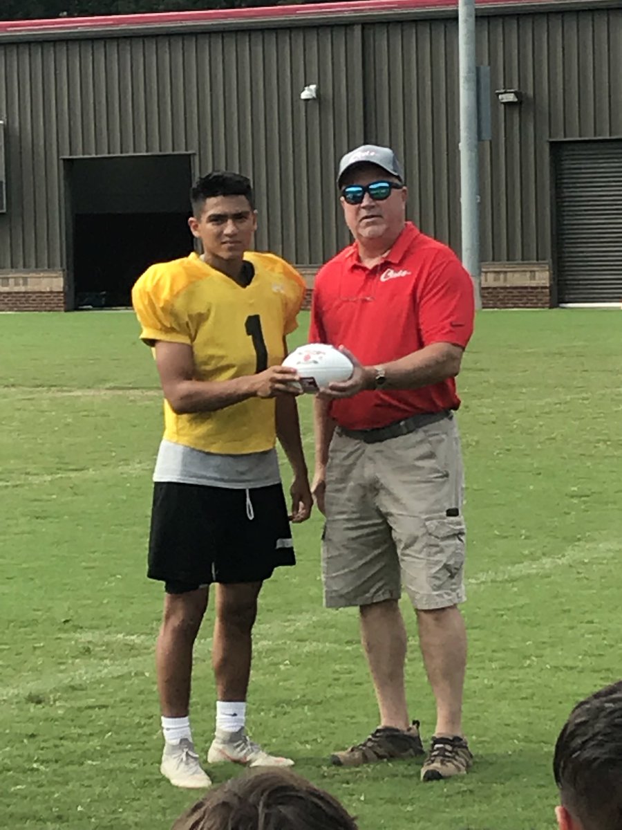 RabunFootball's tweet image. Players of the Week for Banks Co...
Offense: @GunnerStockton Defense: @austinjones_7 Special Forces: Tito Diaz #9STRONG #goCats!