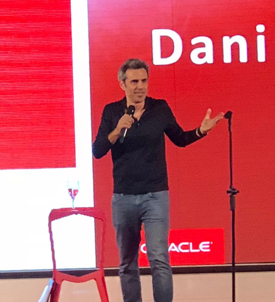 circodeliaprod's tweet image. Con @Danidelacamara en el evento #OracleImpactSP #Humor #quebuenoesdani #Eventos #risas #convenciones #monologos #monologuista #innovacion #evento