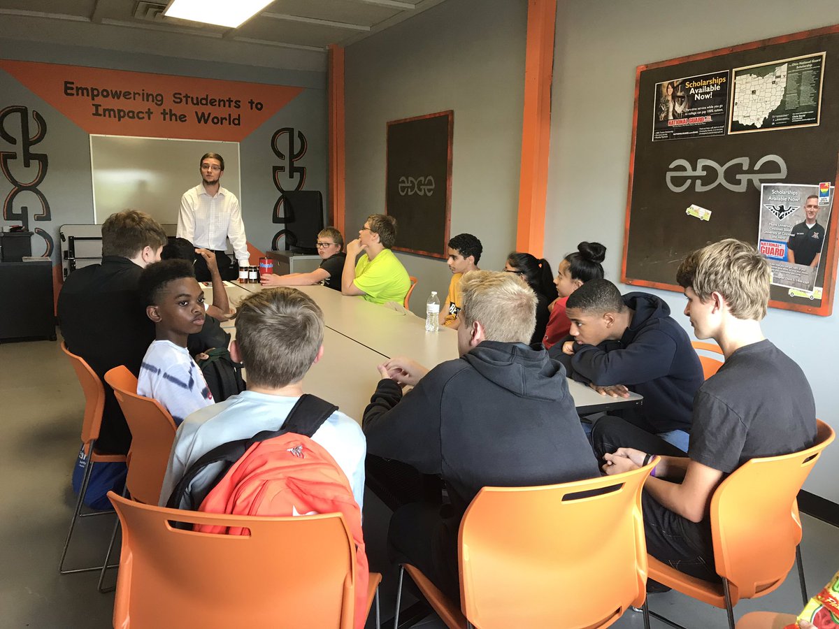 EdgeTeenCenter's tweet photo. Another great visitor came for 3E’s Mondays! Nathan Dibble, alumni from LE came to EDGE to talk to our teens about Quaker Chemical &amp; the benefits of working there after HS. Quaker Chemical has great hourly pay &amp; they pay for you to go to college! #edgeteens #somanypossibilities https://t.co/GxfeyUy7qr