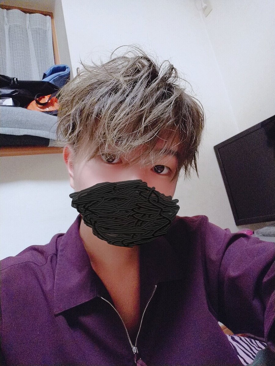 Nozomu در توییتر 今日のヘアセットは韓流マッシュの動きのある髪型にしました スタイリング材はいつもと同じです ワックス ヘアセット 髪型 スタイリング ブリーチ スノー ヘアスタイル ヘアアレンジ 美容 マッシュ 韓流マッシュ