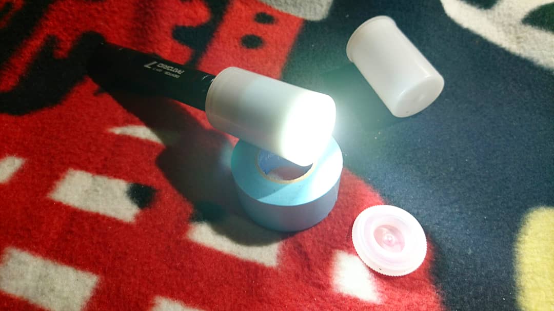 novustojkovic's tweet photo. instant diffuser！

フィルムケースの蓋がGentosのパトリオシリーズにピッタリ！

#gentos #ledright #Diffuser
#ディフューザー #懐中電灯
#ジェントス #Xperia #tokyo https://t.co/QJbwuO1ErO