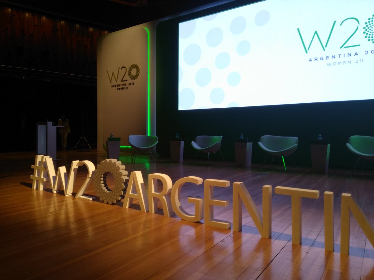 We did it!!!! #W20 agreed on a Communiqué 2018!!!!! Just in time to start the public event. The doors are opening right now. So many excited people. Looking forward for another inspiring day here in Argentina. 👩‍❤️‍👩 #MindTheGap #W20Summit @BMFSFJ