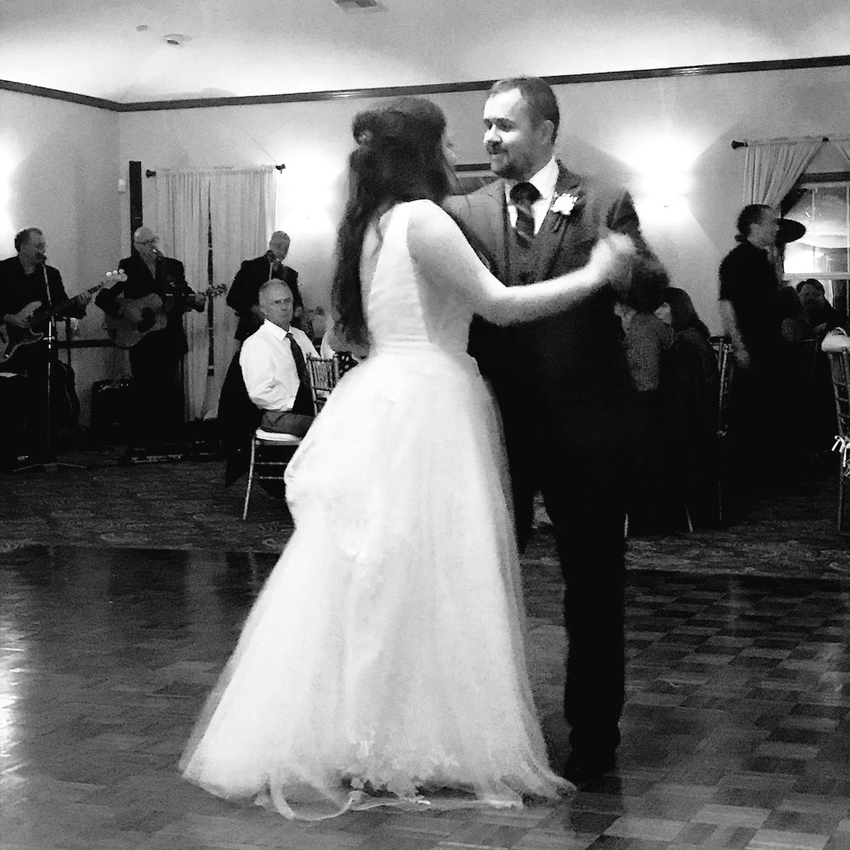 sara_franka's tweet photo. This happened 💜#frankawedding81818 https://t.co/b9RHLMHUtV