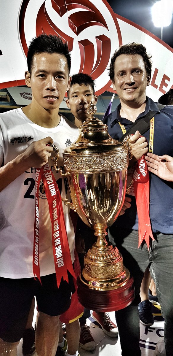 soccervietnam's tweet photo. CHAMPIONS 2018!
🇻🇳🏆🏆🏆🏆🏆🏆🏆
#vanquyet #vietfootball #hanoifc https://t.co/7PoS73L7TO