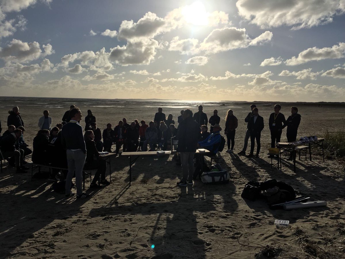 Dank voor al het advies tijdens #Springtij2018 aan deze startups in de #energietransitie: @physee_tech @BuurautoNL @DesInnGro. Ze verlieten het strand met een grote grijns op hun gezicht en een hoofd vol nieuwe plannen. Met dank aan <a href="/StichtingDOEN/">Stichting DOEN</a>