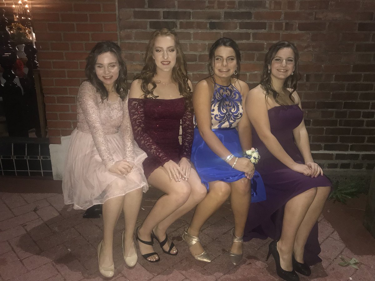 just a few more pics from hoco !!