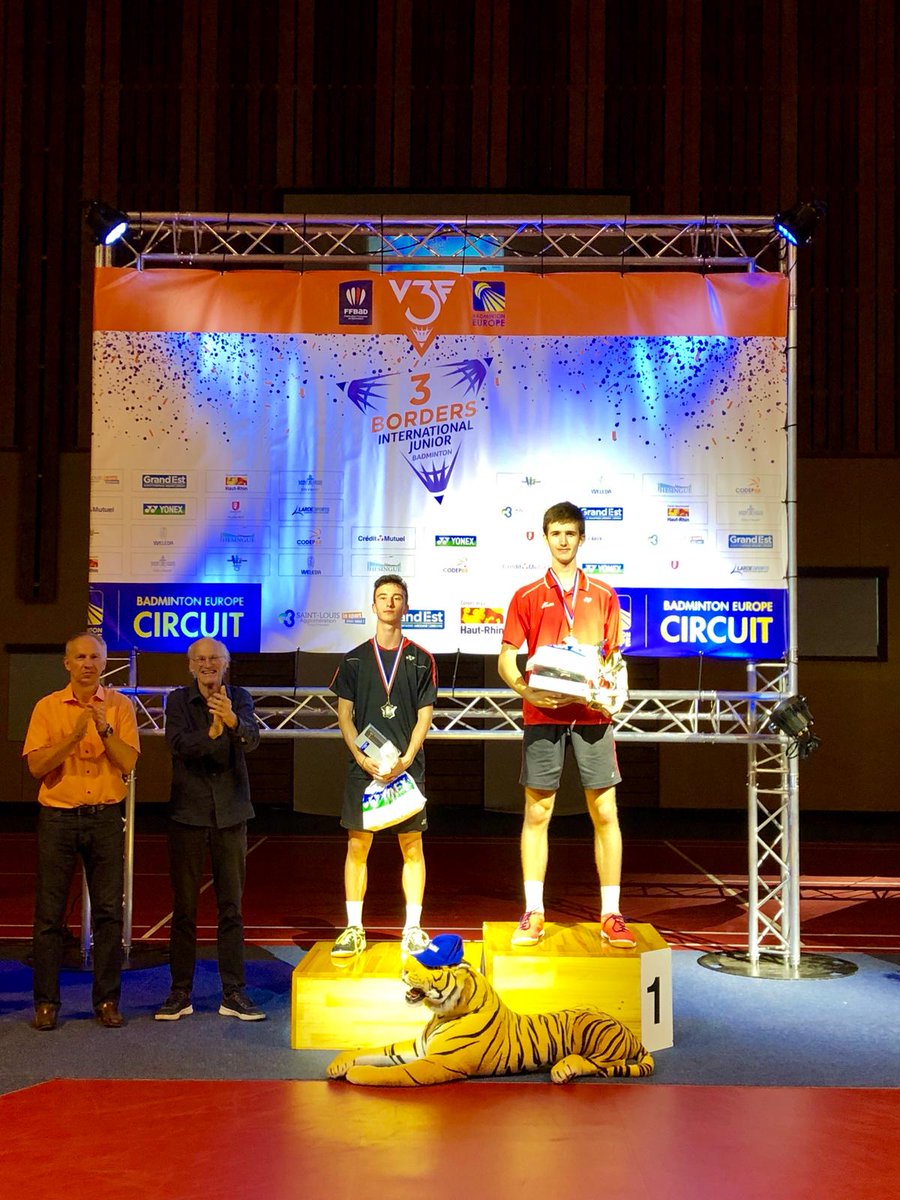 BadmintonESP's tweet photo. Ernesto Baschwitz, campeón del 3 Borders International 🇫🇷 Tras la 🥈 en el #BelgianJunior, se hace con el 🥇 en el #3Borders ¡GRAN TRABAJO ERNESTO! https://t.co/LfxHiXTK8X https://t.co/WBRi7tTUBE
