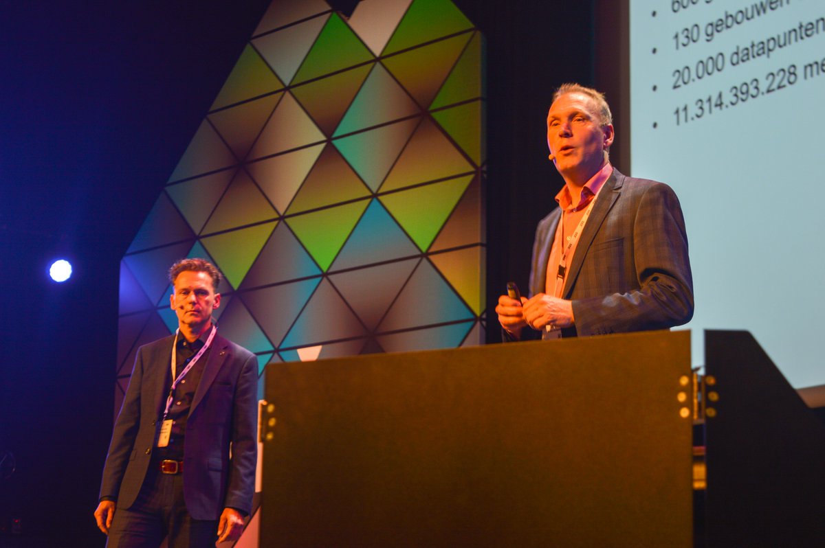 SEE_NL's tweet photo. @worksphere zet big data in om duurzaamheid te verbeteren, totale kosten te reduceren en om werkplekken te optimaliseren. Patrick van Geffen en Marc Kooij laten zien hoe zij dit doen met hun analyseplatform Strukton PULSE. #SEE2018 #SEE18 #duurzaamheid https://t.co/D74MY07l3Z
