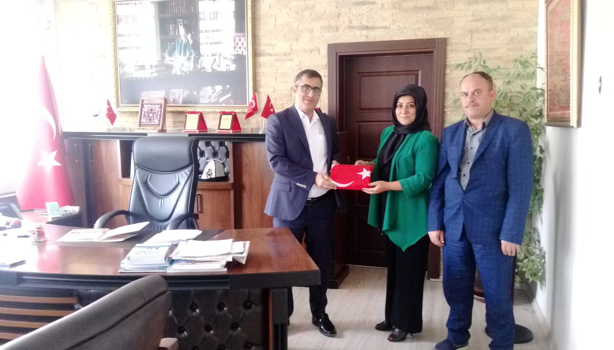 Tugsav Van Şubesi (@subesivan) on Twitter photo Muradiye İlçe Kaymakamız Sn. Harun YÜCEL'i Makamında Ziyaret Ettik. Misafir Perverliğinden Dolayı Kendisine Teşekkür ederiz.
@Gaziler_Vakfi
@LokmanAylar
<a href="/KocErez/">Koçerê Bê Zozan</a>
<a href="/kirpivekobra/">Kirpi ve Kobra</a> Muradiye İlçe Kaymakamız Sn. Harun YÜCEL'i Makamında Ziyaret Ettik. Misafir Perverliğinden Dolayı Kendisine Teşekkür ederiz.
@Gaziler_Vakfi
@LokmanAylar
<a href="/KocErez/">Koçerê Bê Zozan</a>
<a href="/kirpivekobra/">Kirpi ve Kobra</a>