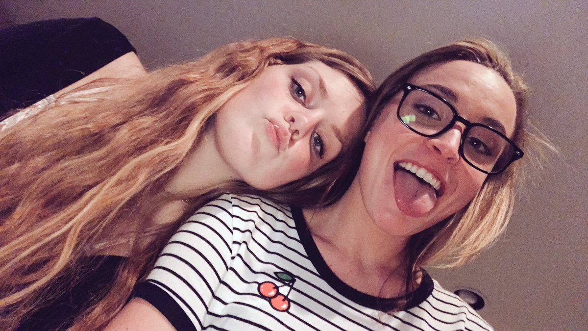 besmith18's tweet photo. Happy birthday to one of my favorite people ever 👭 Thank you for being my absolute bestie for so long :,) #deucesforlax #Kathryn #kim @k8newcomb_ https://t.co/M1gDh6Bw5P