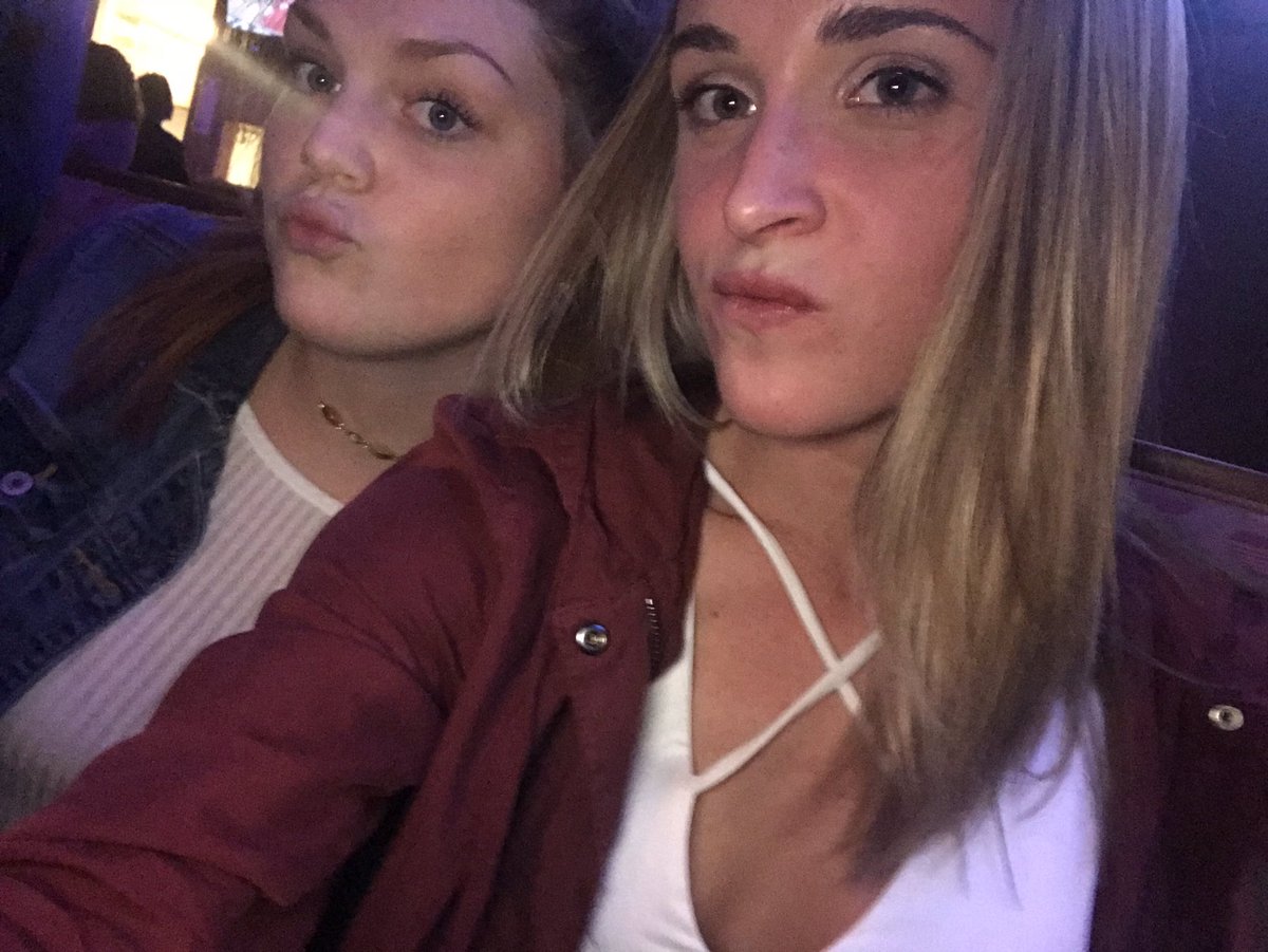 besmith18's tweet photo. Happy birthday to one of my favorite people ever 👭 Thank you for being my absolute bestie for so long :,) #deucesforlax #Kathryn #kim @k8newcomb_ https://t.co/M1gDh6Bw5P