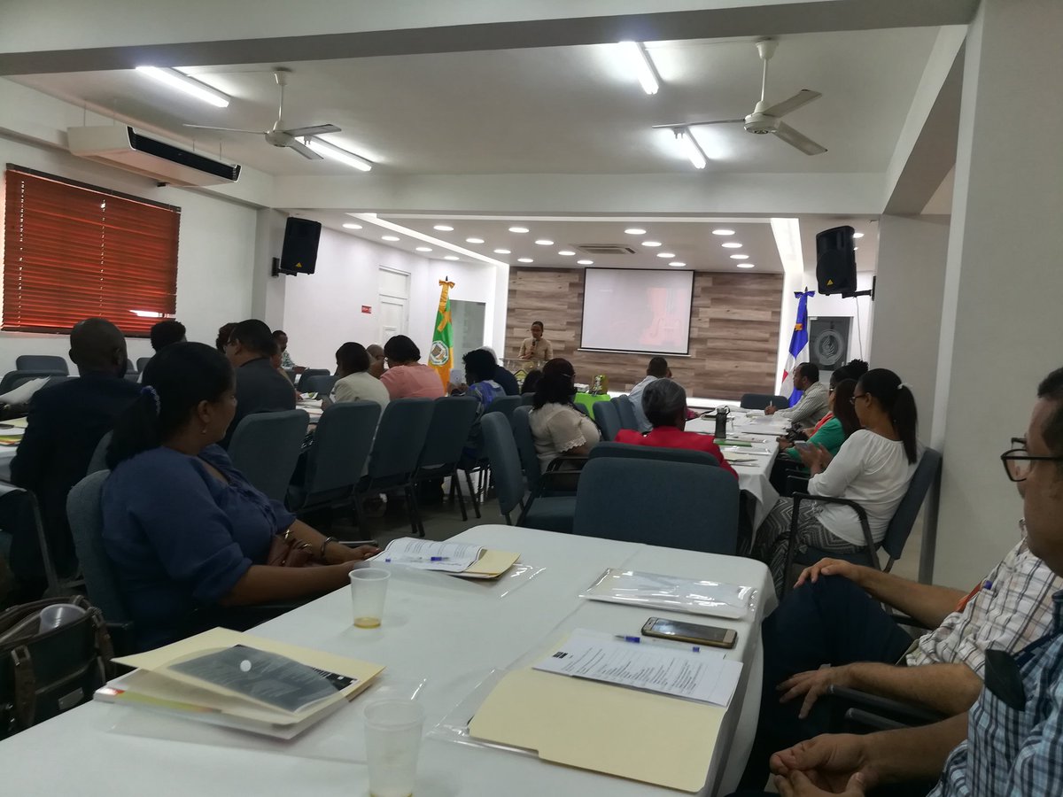 MarioMatos22's tweet photo. En la Universidad Adventista Dominicana, asistiendo al taller de socialización cuadernillo de familia, vinculando a la Iglesia en apoyo al proceso educativo en la R.D. https://t.co/ZTfDYflhot