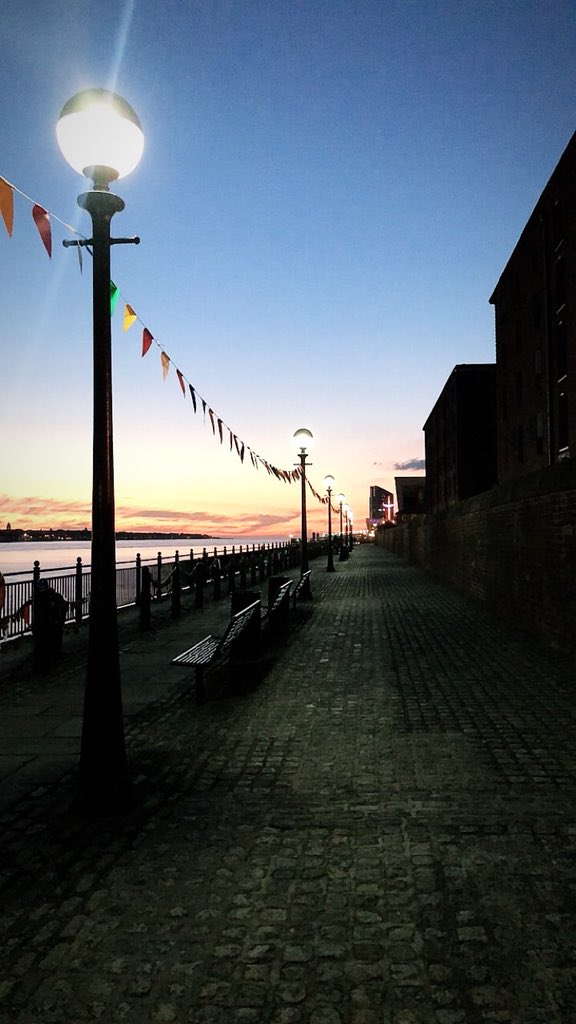 danmcginleyy's tweet photo. Here’s a couple I took one lovely late evening after a couple of meetings in Liverpool 😄 #GetOutThere18 @LpoolChamber https://t.co/DjLewvqSwh