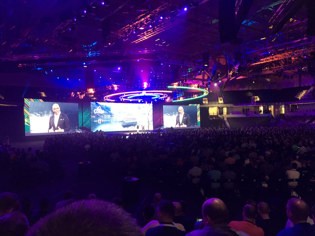 RalfWalkenhorst's tweet photo. #splunk Keynote at #splunkconf18 https://t.co/jL5aMM7ahs