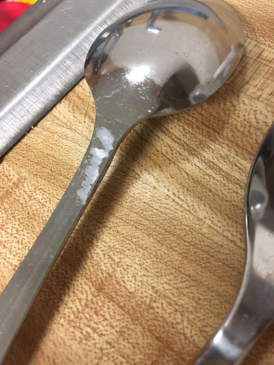 GetThemAway's tweet image. The only thing I miss more than my solitude is that 18 yro isn’t here to do her damn chore (not like she’d do a good job anyways, look at this spoon for example).
#RoommatesFromHell #dorm #dormlife #college #sendhelp