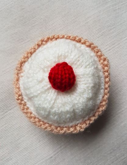 FittingKnitting's tweet photo. Latest creation... a knitted cherry bakewell! Pattern coming to the website very soon. https://t.co/zVvAKaWNB5