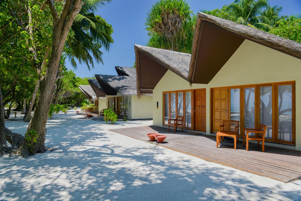 BlueBayTravel's tweet photo. Contemplating The Maldives? Make it happen from just £1,349pp!

4* All-Inc Beach Villa Retreat w/ FREE Speedboat Transfers at Adaaran Select Hudhuranfushi 

Book today, Save 30% - https://t.co/BzefMK985A

@ADAARANRESORTS1 https://t.co/CGmQq2WVUh