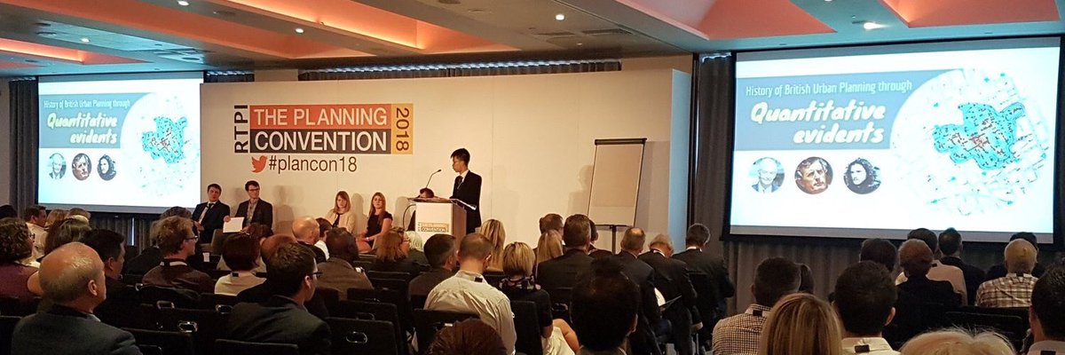 cleo_owl's tweet photo. See any similarities between My first lecture on #GIS from @adam_dennett @CASAUCL and my presentation at #PlanCon18 @RTPIPlanners https://t.co/2RjwzSBGqe