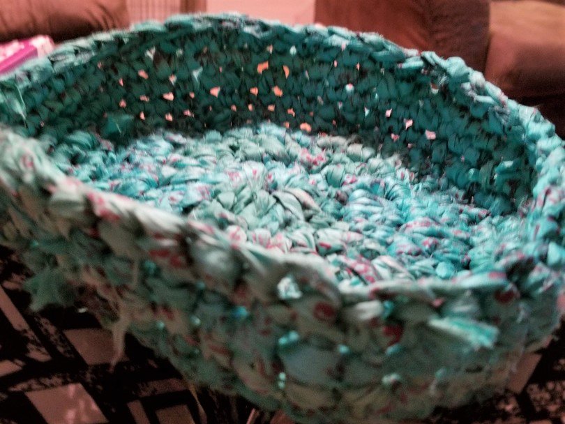 DarnGoodYarn's tweet photo. Do you need a convenient place to put your keys, receipts, crochet hooks, or other small items in your home? Check out this amazing bowl that one of our talented customers made using our Classic Fiber Bowl pattern! #darngoodyarn #yarnprojects https://t.co/QUIsZf8G8q