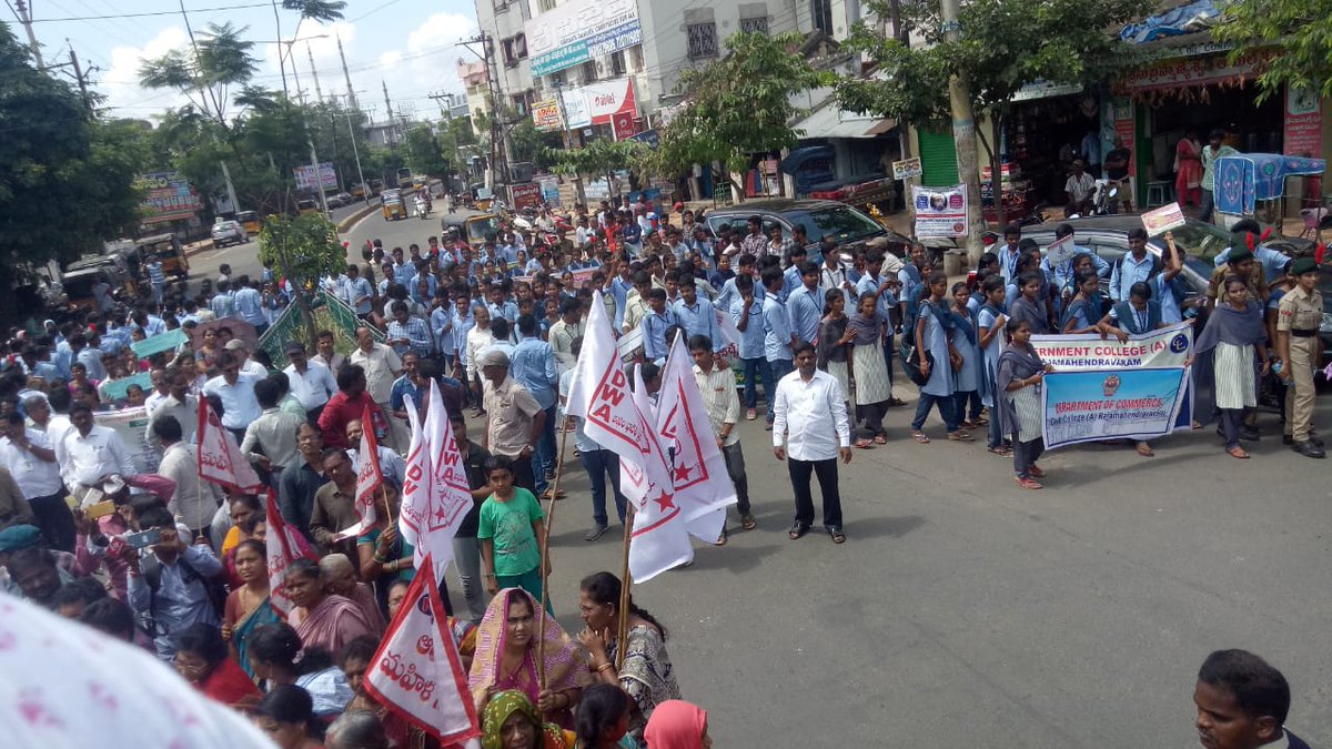 NfiwS's tweet photo. Baatein Aman Ki
Ekta Yatra
Venue :1 Jampet Chauraha,Andhra Pradesh
Date : 02/10/2018

Organisations : NFIW, AIDWA, AISF, AIYF, IPTA.
People : 450+
Anchor : Durga Bhawani (NFIW)

Key Note : Peace &amp; Harmony, Women Empowerment, Women Discrimination, Talk About Gandhi Ji.
#NFIW
#BAK https://t.co/s8HxZt4PvX