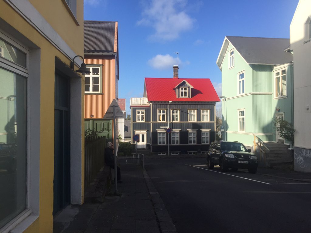 AlexWalkerNWR's tweet photo. Colours of Reykjavik https://t.co/EXLlO9OVQz