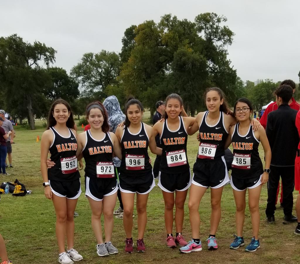 HHSCoachMac's tweet photo. Varsity Girls ready to race!!! #Buffsrun #runwithfamily #haltomfamily @HHSBuffNation @Coach_JWTucker @HaltomXCountry @buffalosoccer11 https://t.co/PPYPVSa1XJ