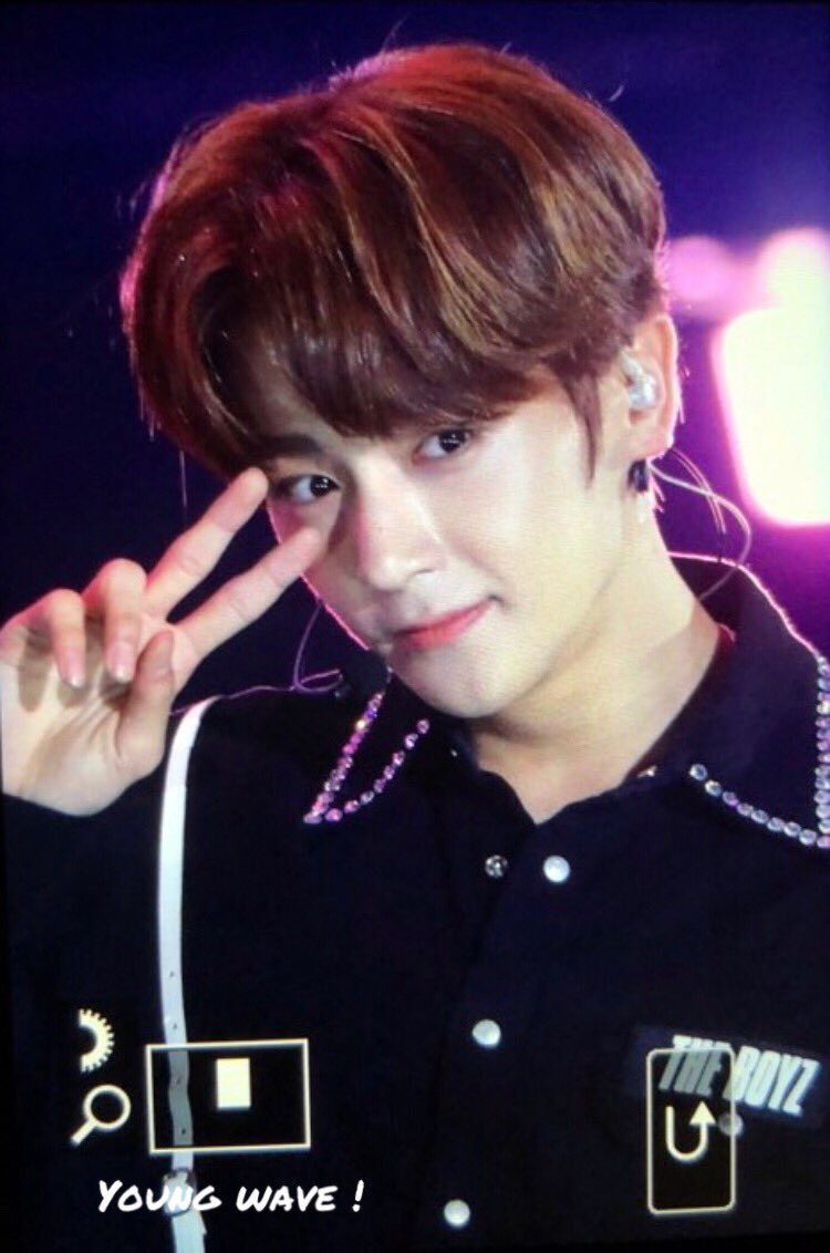 youngwave913's tweet photo. 181002 아송페 프리뷰

귀여워어어ㅓㅓㅓ😭

#더보이즈 #THEBOYZ #현재 #HYUNJAE #이재현 https://t.co/pgFCuqPsTY