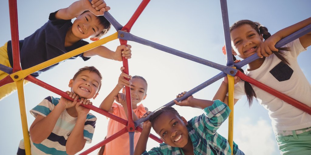ACSMNews's tweet image. New U.S. report card reveals near-failing grade for physical activity and children and youth. Overall grade: D-

Details: ow.ly/rUHe30m438X