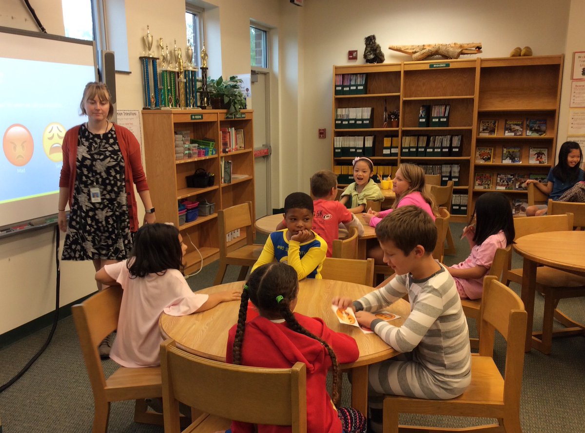 rashkislibrary's tweet image. Check out our amazing library intern @librarian_brit molding our awesome 3rd graders to be great Digital Citizens by considering the power of their words. @CommonSense #DigitalCitizenship #UNCSILS