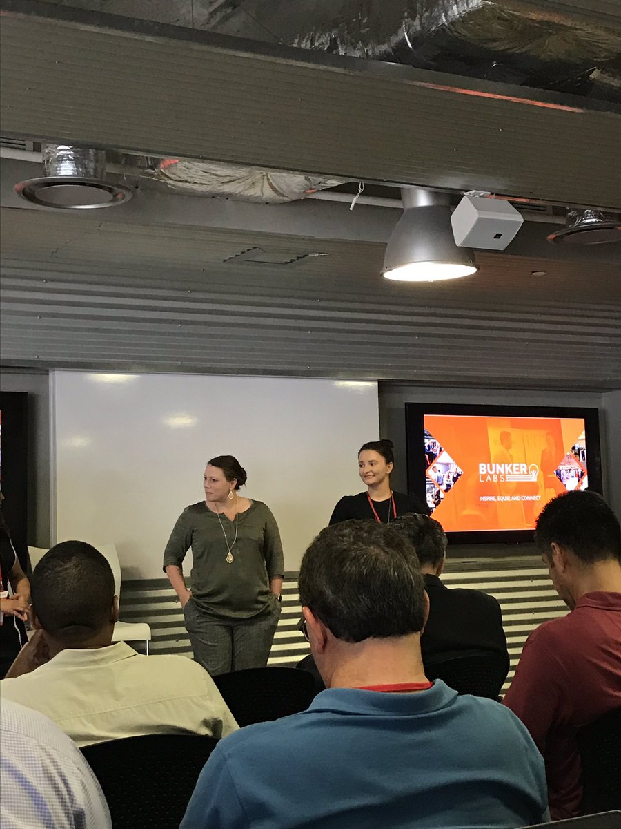 TexianDeafSmith's tweet image. Great way to begin the 2d day of @AtxStartupWeek with @BunkerLabsATX at @CapitalFactory eating breakfast tacos &amp;amp; talking Veteran entrepreneurship. #forgethefuture #armyfuturescommand