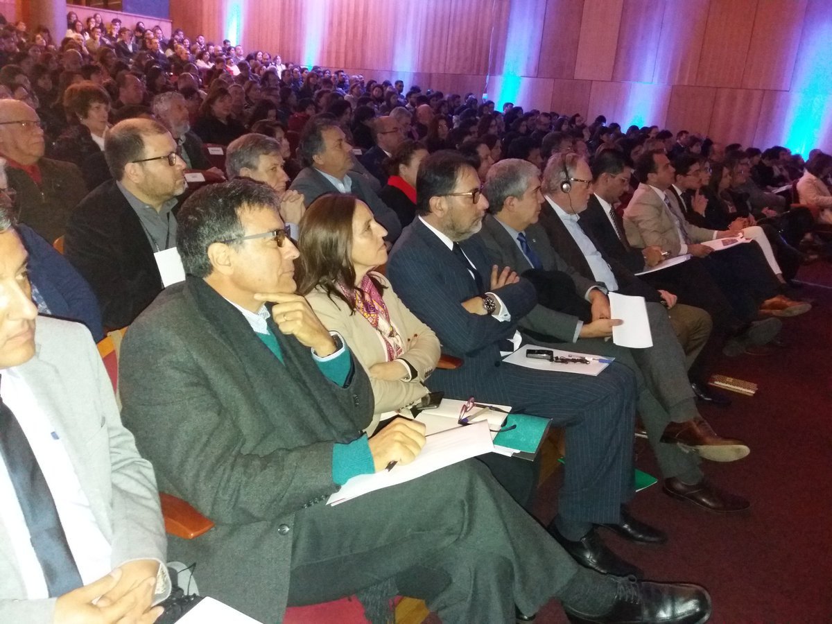 LODESTARONBASE's tweet photo. Fundación Educacional Arauco presente en el seminario “Líderes del cambio educativo. Para una educación del siglo XXI” realizado en Concepción con el invitado especial @MichaelFullan1. Más de 1.400 asistentes participan de este evento. @agenciaeduca https://t.co/RVUIDT4KXL