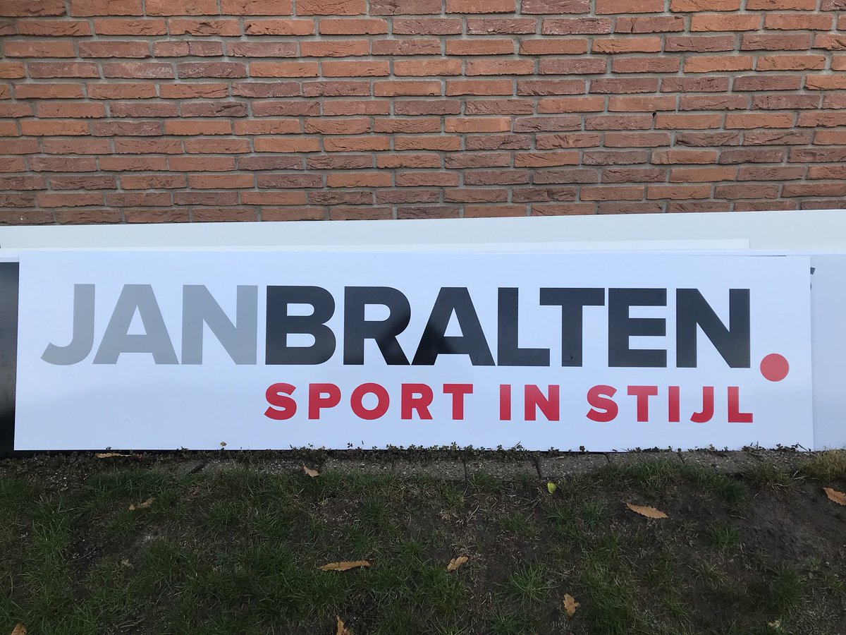 <a href="/Braltensport/">JanBraltenSport</a> is nu ook duidelijk te zien langs het hoofdveld bij <a href="/svVENO/">svVENO</a> #vollenhove