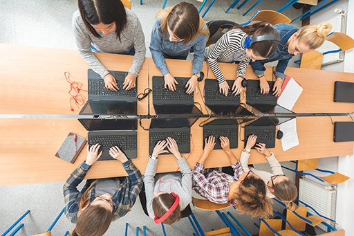 mattsigelman's tweet image. New research with @Burning_Glass data shows the #STEM skills gap may be less about a shortage of workers than about how quickly tech skills go out of date ow.ly/9K4e30m451m