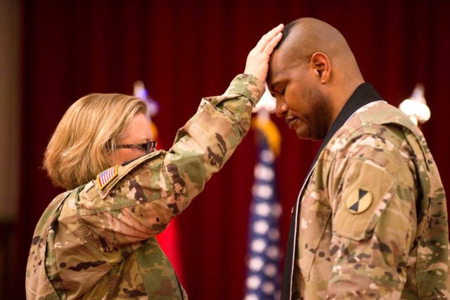 For Army's highest-ranking #Muslim #chaplain, his calling came after years of turmoil army.mil/article/211553 @94thArmyAMDC @USARPAC @PacificCommand @ArmyChaplains @7thID #USArmy