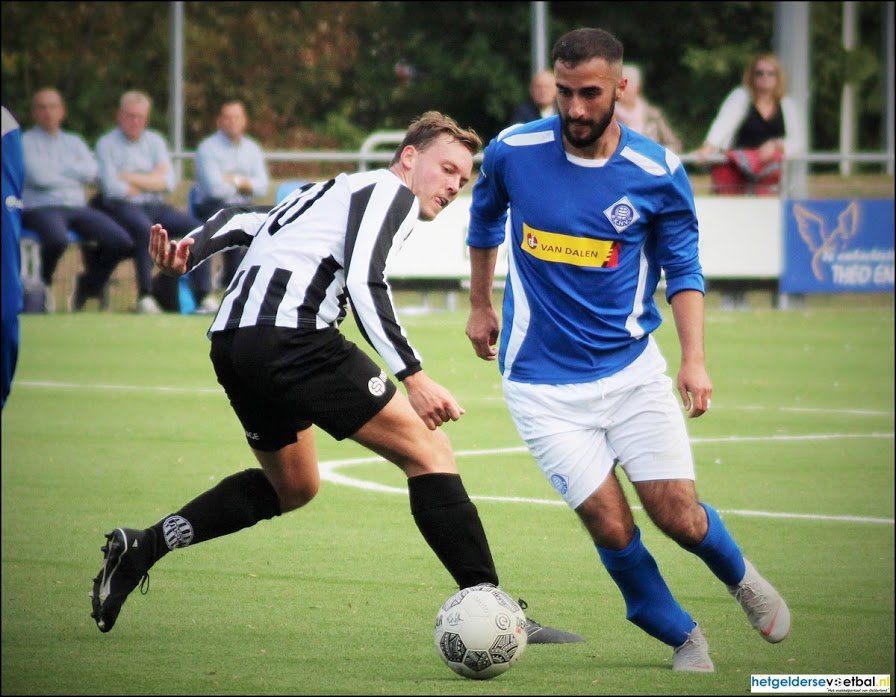 geldersvoetbal's tweet photo. RKHVV speelt in één helft MSC Meppel ondersteboven(Fotoreeks) https://t.co/vVpzzuqzF8 #HGVoetbal @RKHVV @MSCMeppel https://t.co/vljsKVNRUn