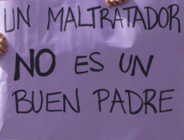 Hoy Juana Rivas ha recogido la sentencia dictada por la justicia patriarcal.El mismo día que otro menor ha sido asesinado por su padre por violencia machista😔Sigan protegiendo a los agresores y seguiremos llorando víctimas¡Ánimo,Juana!¡No estás sola! m.eldiario.es/sociedad/Padre…