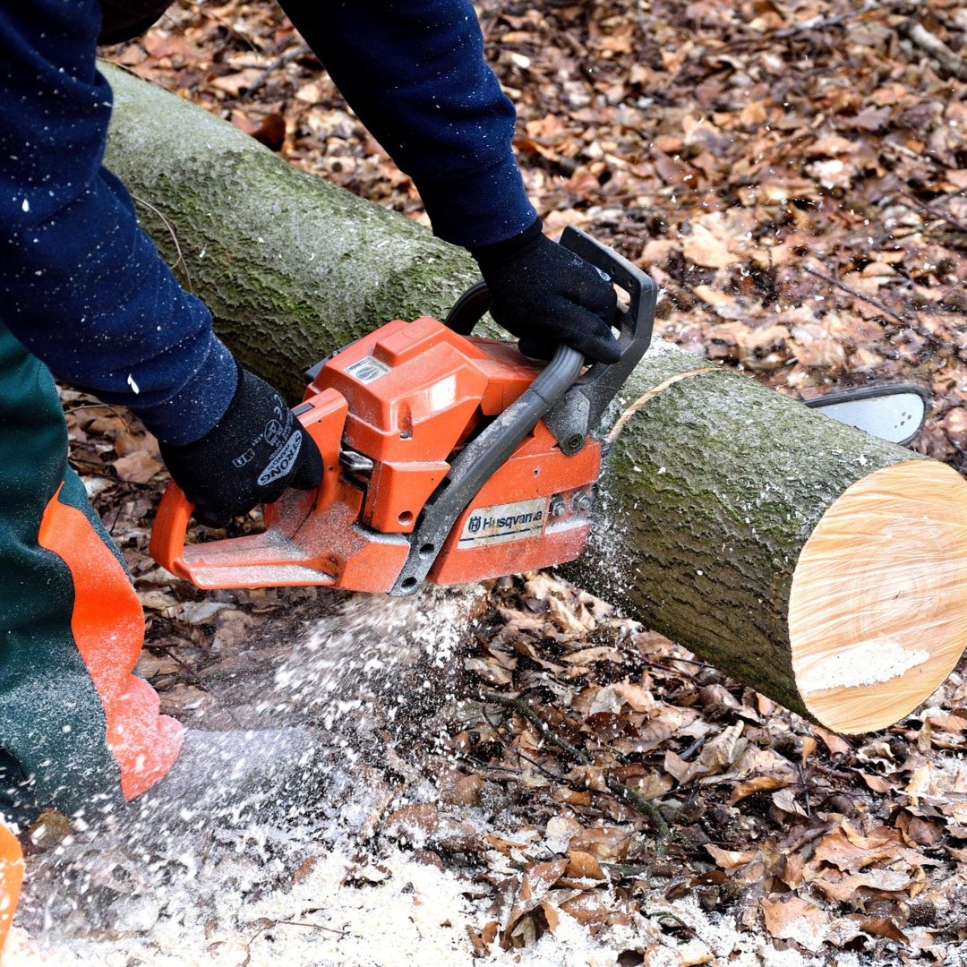 mtl_electrician's tweet photo. For all the doing #yardwork follow these #powertoolsafetytips.
-Never carry a tool by the cord or hose. -Never yank the cord or the hose to disconnect it from the receptacle. -Keep cords and hoses away from heat, oil, and sharp edges.#tuesdaytips #powertools #safety #tools https://t.co/wrP6kPTrEJ