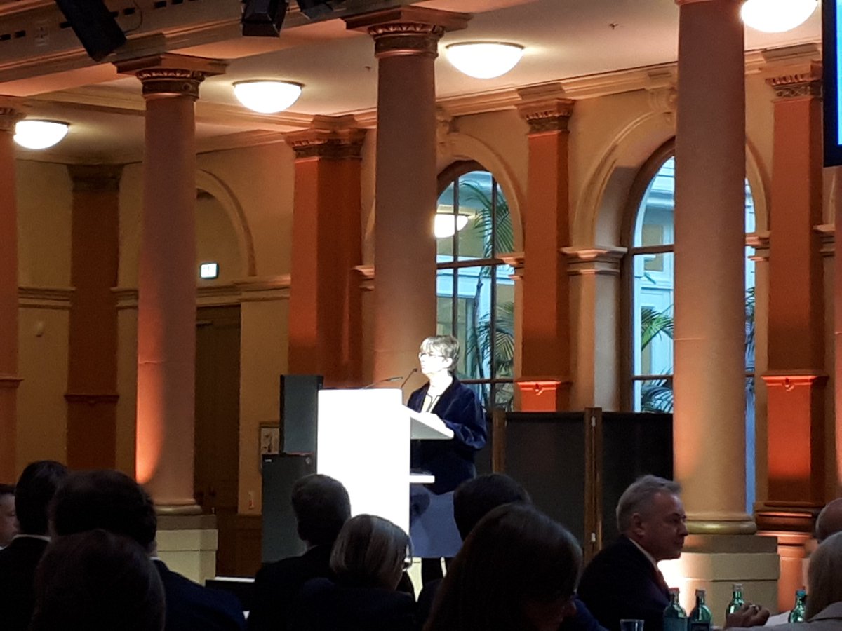 RudigerSenft's tweet photo. MEP Scott-Cato sprach auf #SFGD18 des #H4SF von #StrandedAssets im #Agrar Sektor (!!!) aufgrund von Gesetzgebung gegen #Massentierhaltung #Antiobiotika etc. Stranded Assets also nicht mehr nur im #Energie Sektor. @MollyMEP;  #SusFin #GreenSusFin; #SustainableFinance; #Tierwohl; https://t.co/xlLSZ1jPOy