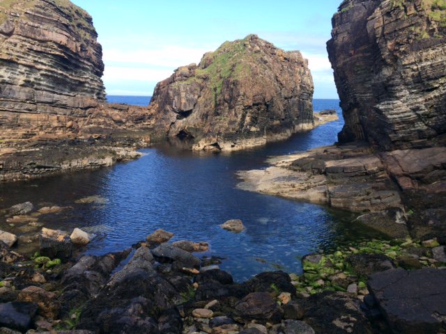T_Edginton's tweet photo. @VisitScotland #Gorgeous! @orkneycom I am pretty sure we went to #MullHead on our trip to #orkney last year - here are some pics but i didn't label them at the time - can you confirm? We climbed over from an adjacent beach to get to it and there is a steep coastal path further on. https://t.co/qrHBzE2IwG
