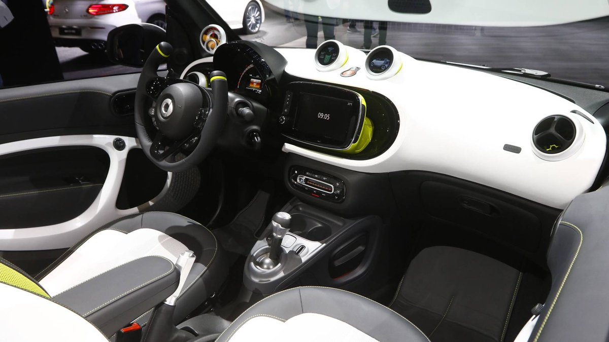 Motor1espana's tweet photo. #smartforease concept: celebra los 20 años de la marca (actualizado) https://t.co/JGA6xS3c03
#smart #coches #conceptcar #MondialAuto @smart_spain https://t.co/5FUleg00WK