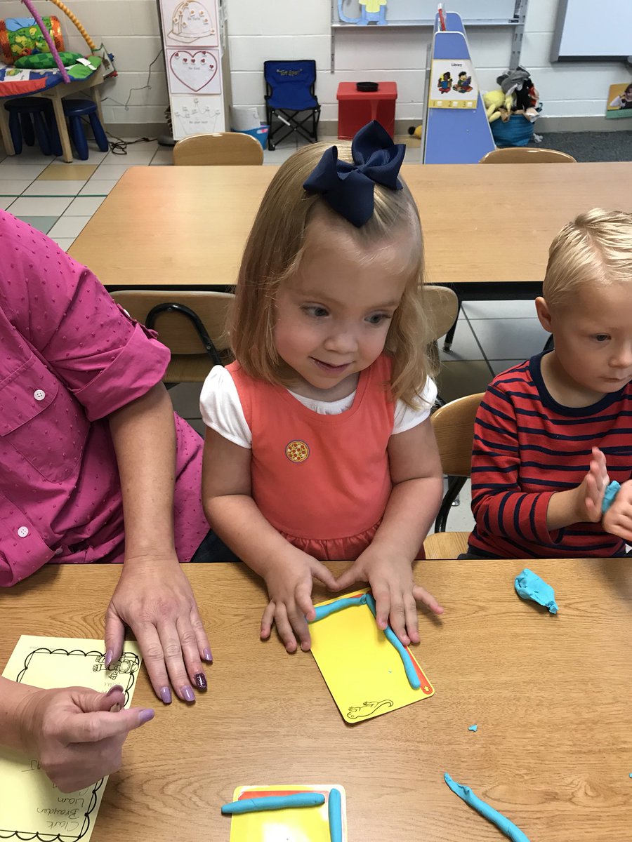 StaceyDorman3's tweet photo. Larry the Lion likes lollipops... learning the letter “Ll” in preschool this week.
#VanAllenPride https://t.co/d5zai1PcDV