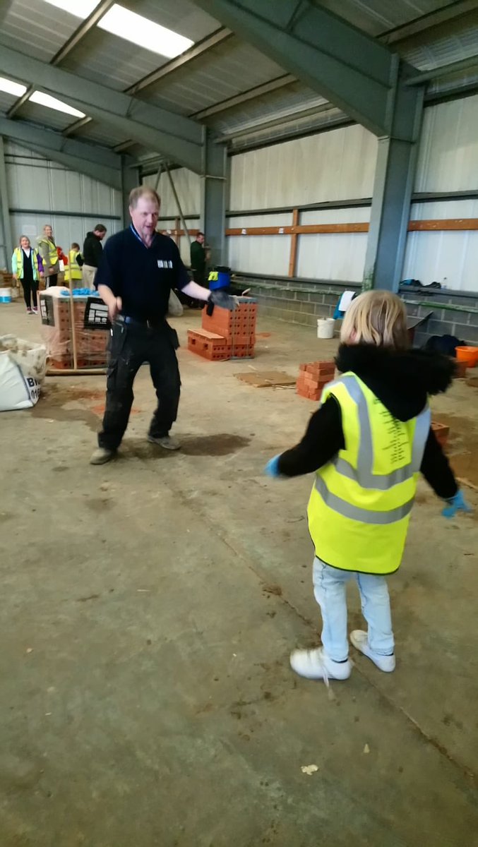BainesCharles's tweet photo. Millie strutting her stuff in brick-laying! #construction2018 https://t.co/7rd7TbDeER